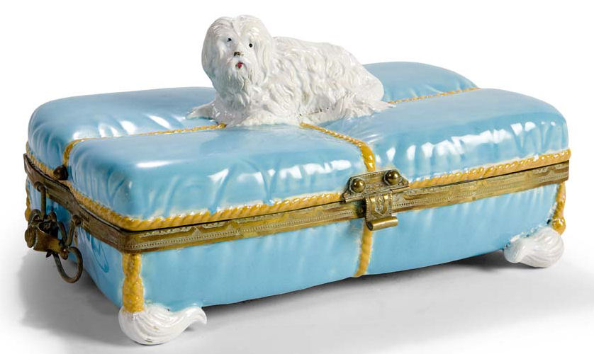 A late 19th century French or German majolica inkstand casket