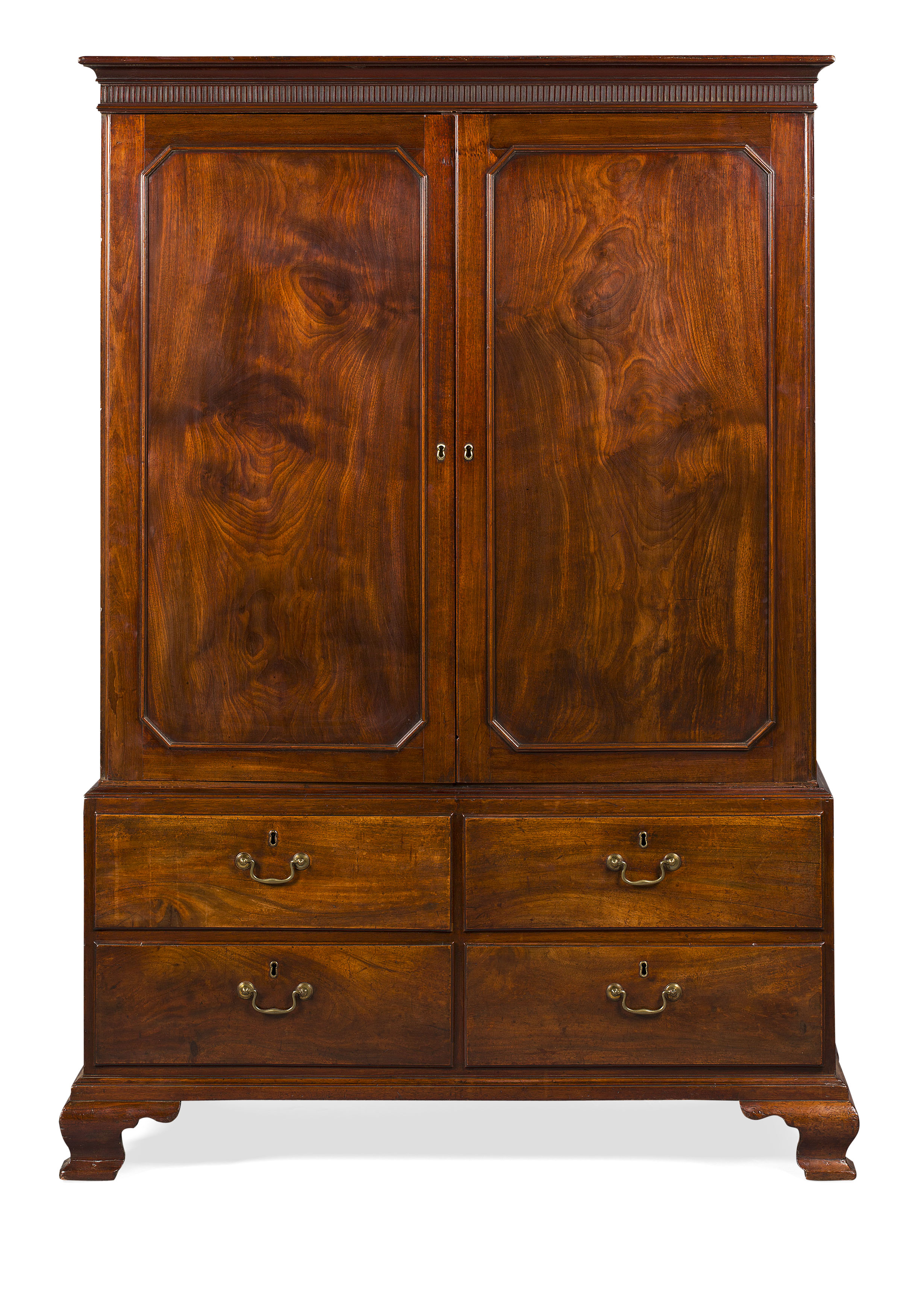 SMALL GEORGE III MAHOGANY LINEN PRESS
