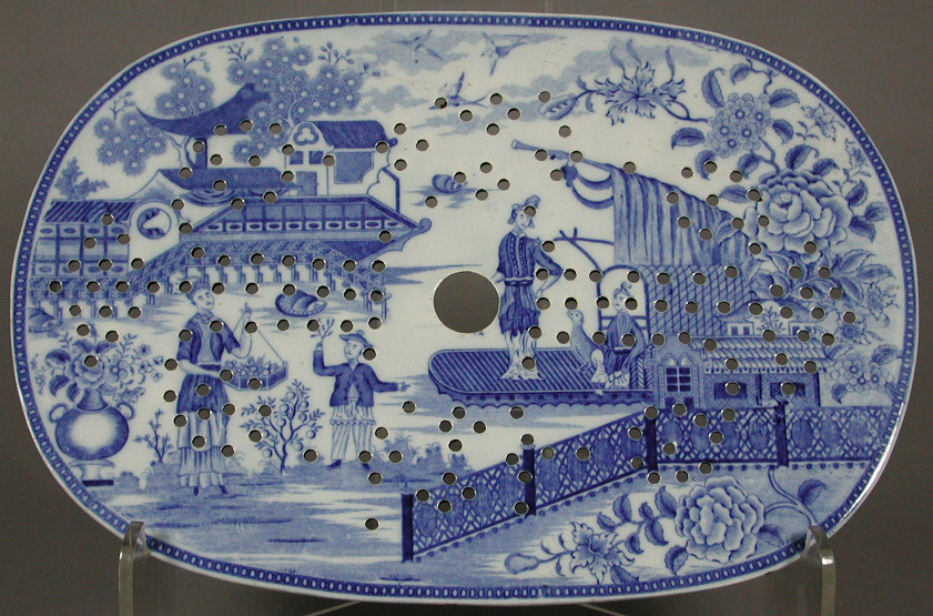 A smaller similar ashet