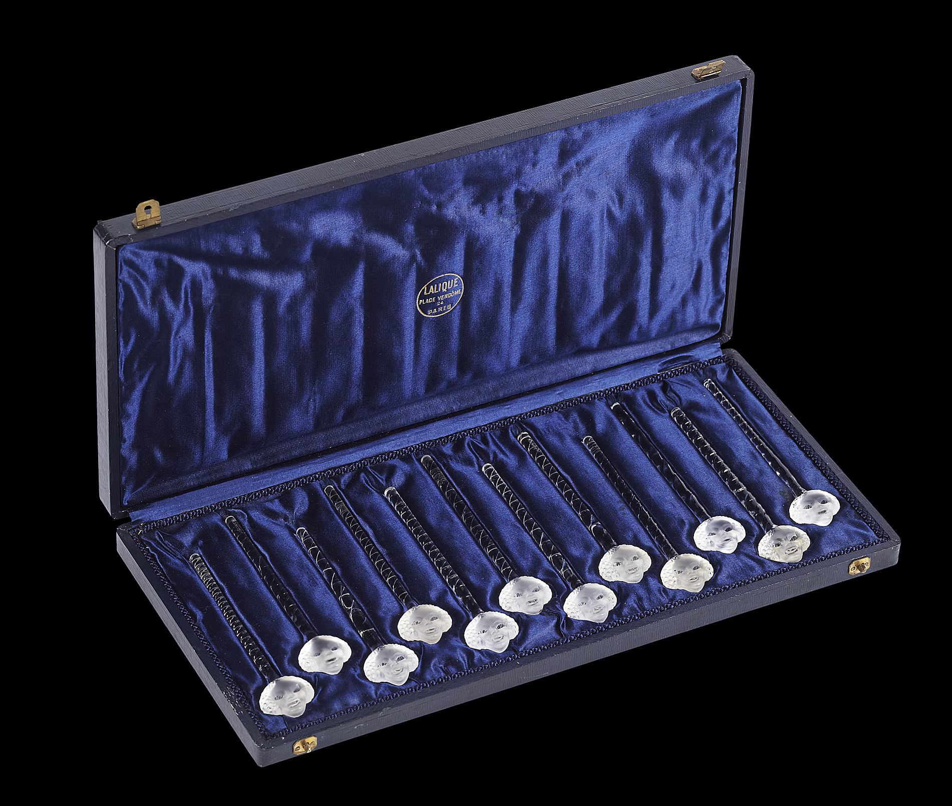 Past auction: RENÉ LALIQUE (1860-1945) 'BARR' SET OF TWELVE