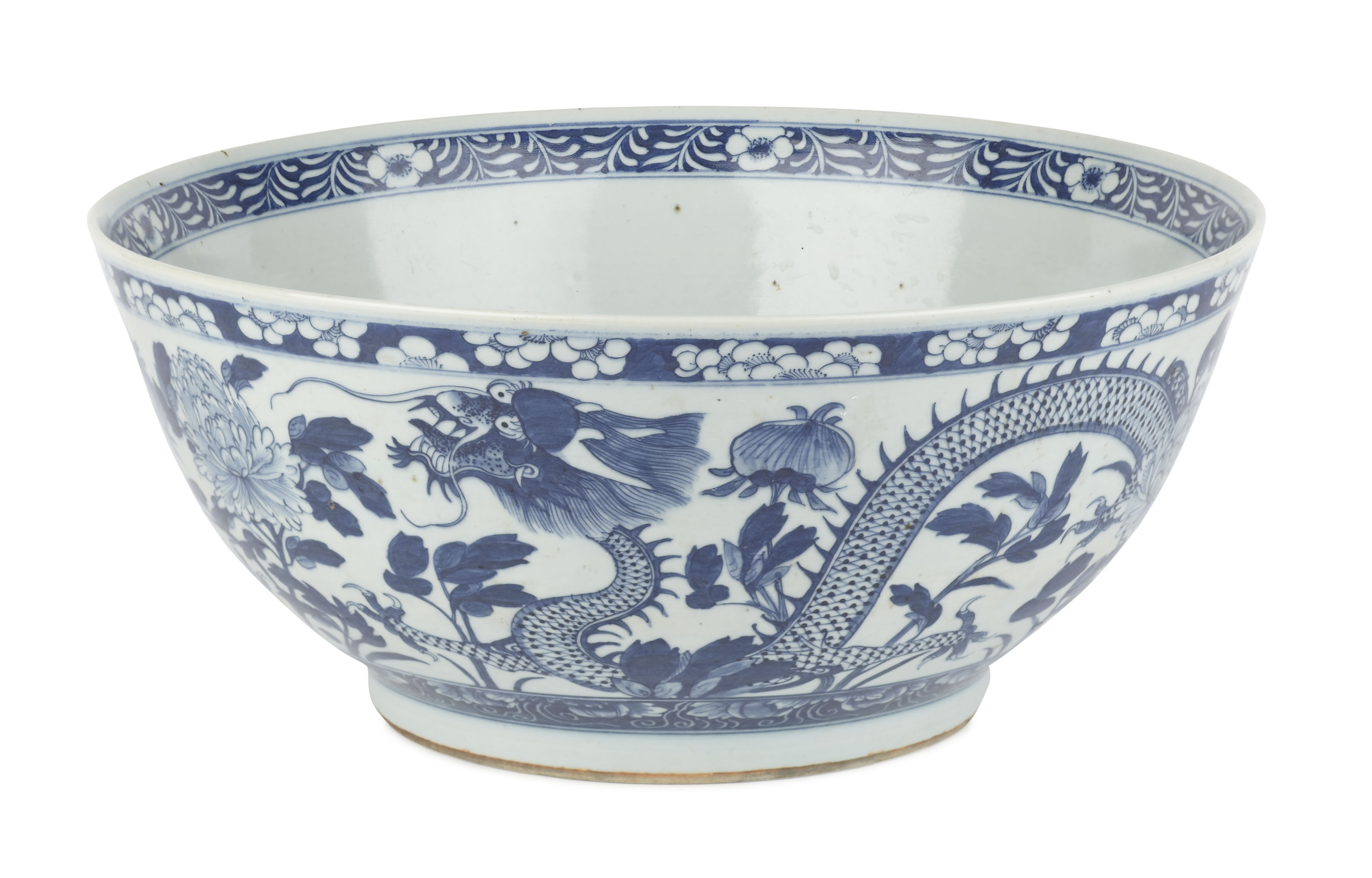 LARGE CHINESE BLUE AND WHITE 'DRAGON' BOWL