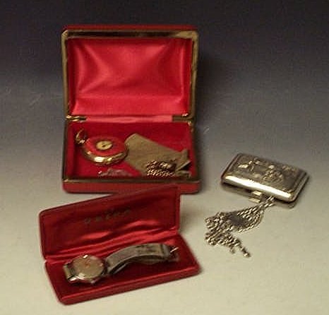 A 9ct gold double Albert,