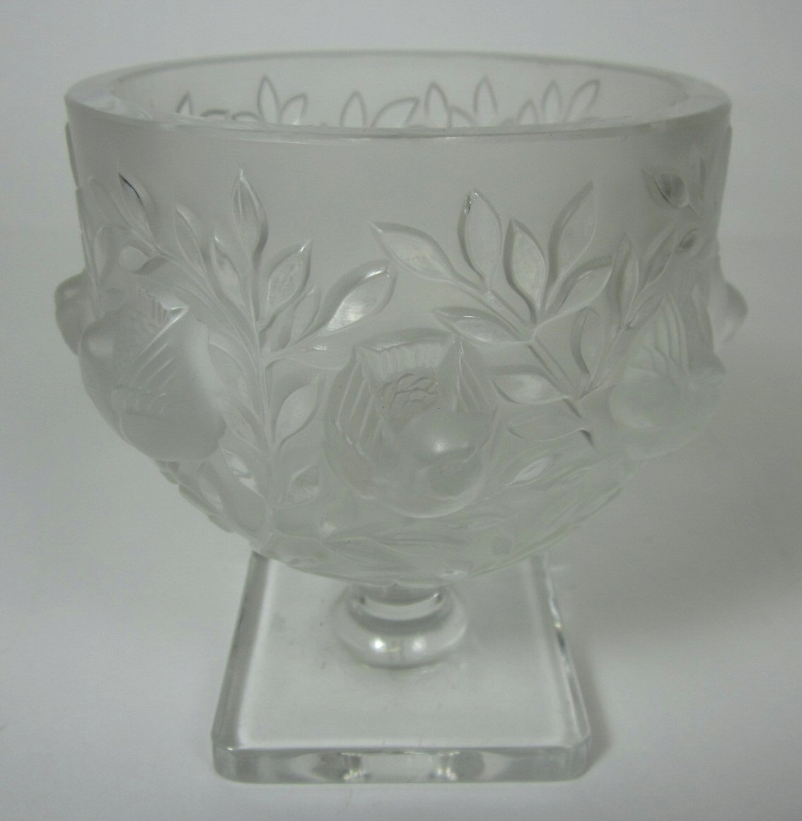 LALIQUE 'SPARROWS' FROSTED GLASS FOOTED BOWL