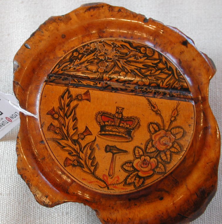 A Scottish 19th century burr elm snuff mull