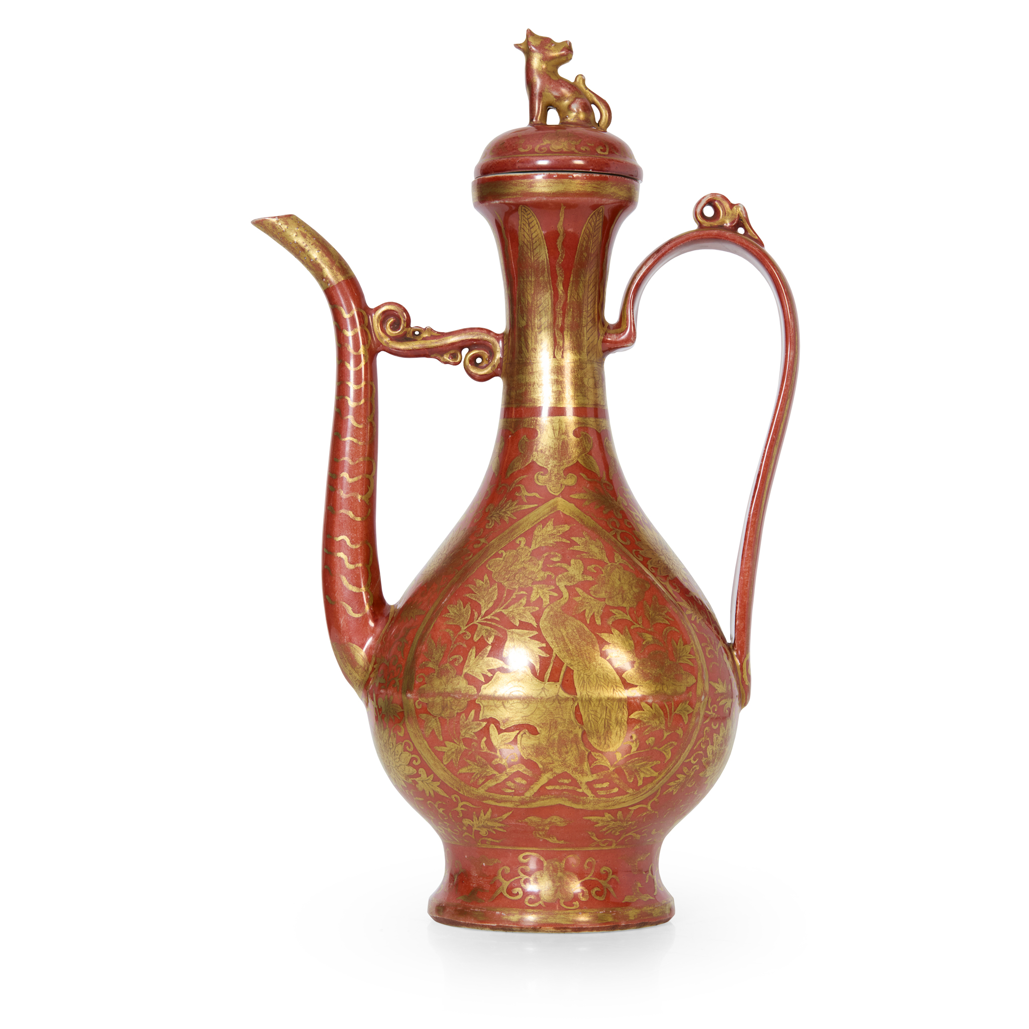 CHINESE IRON-RED AND GILT-DECORATED KINRANDE EWER AND COVER