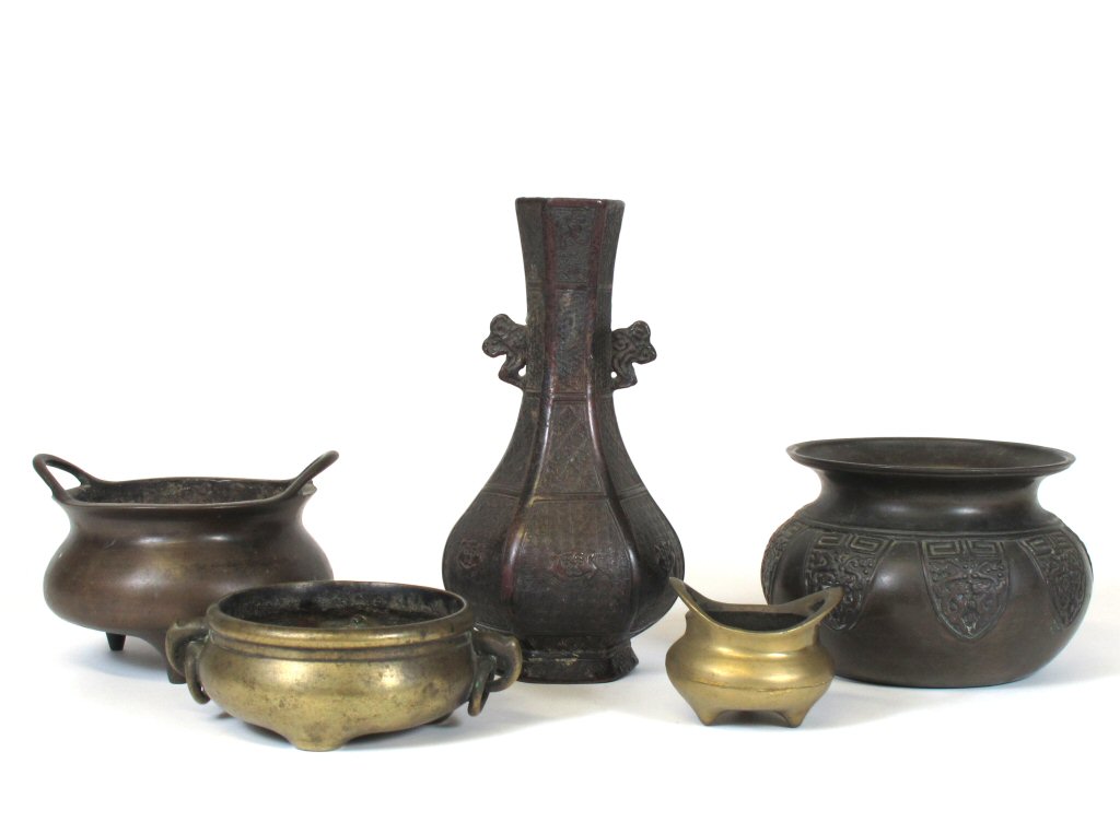 GROUP OF CHINESE BRONZE AND BRASS WARES