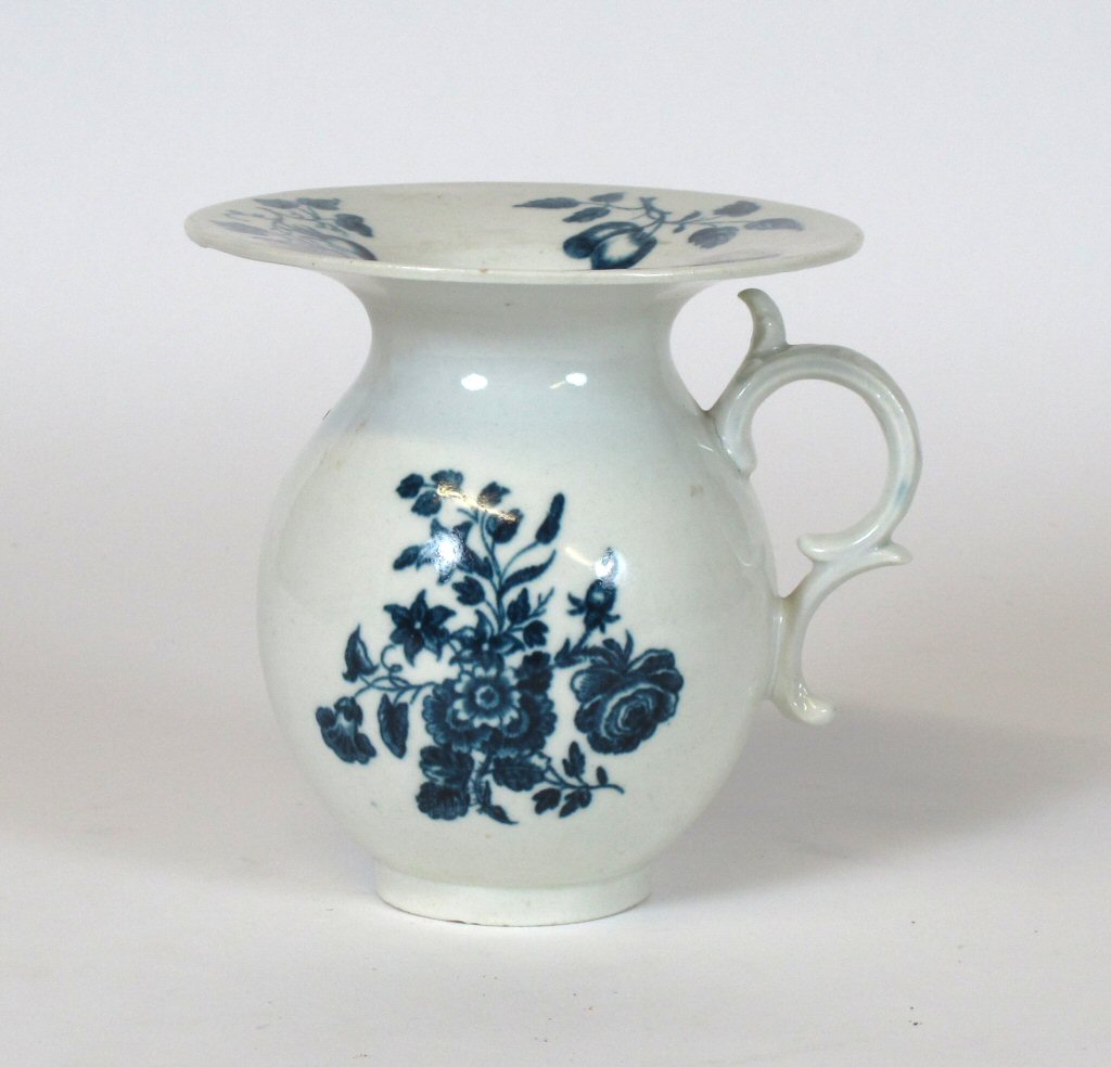 WORCESTER BLUE AND WHITE 'THREE FLOWERS' PATTERN SPITTOON