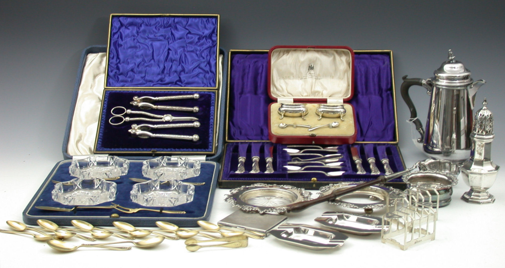 A pair of open salts,