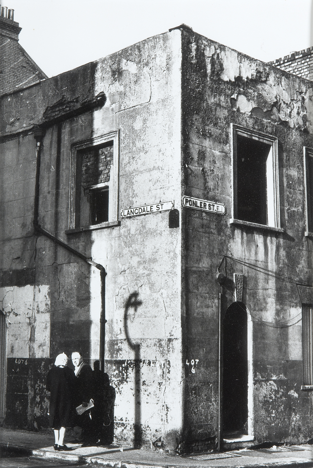 HARRY DIAMOND (B. 1924)