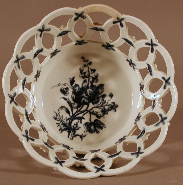 A Worcester circular chestnut basket