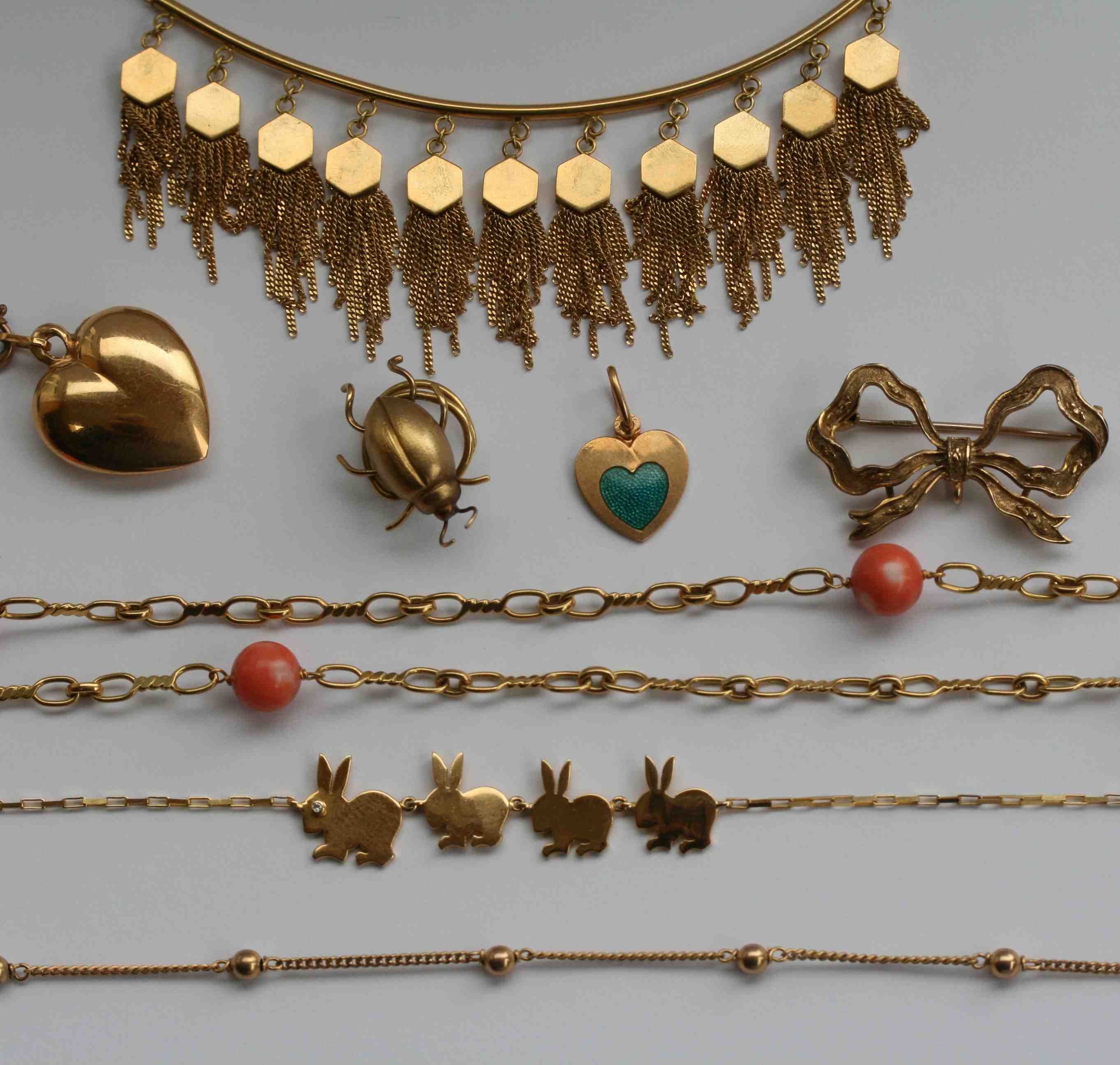 A group of gold jewellery to include