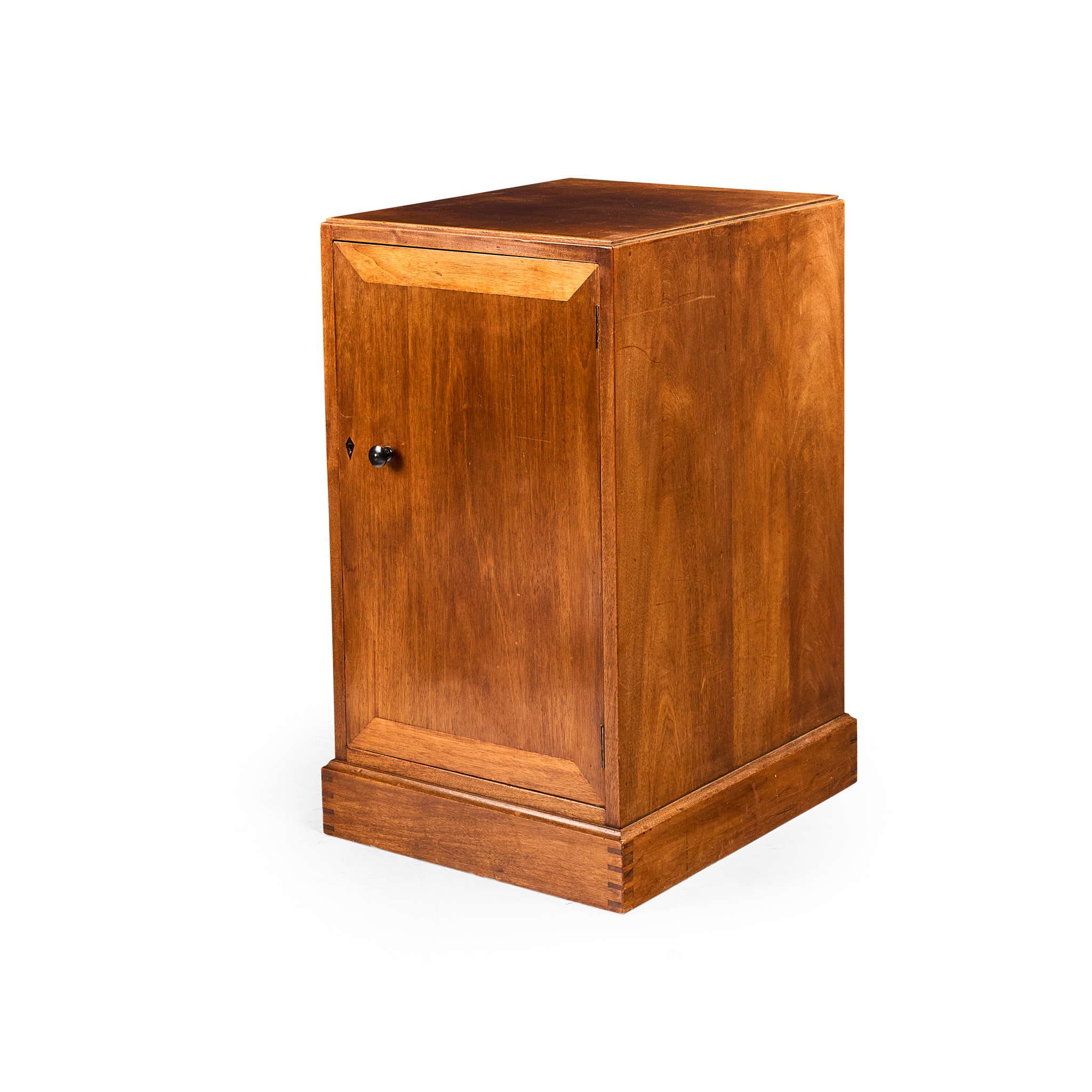 GORDON RUSSELL (1892-1980)