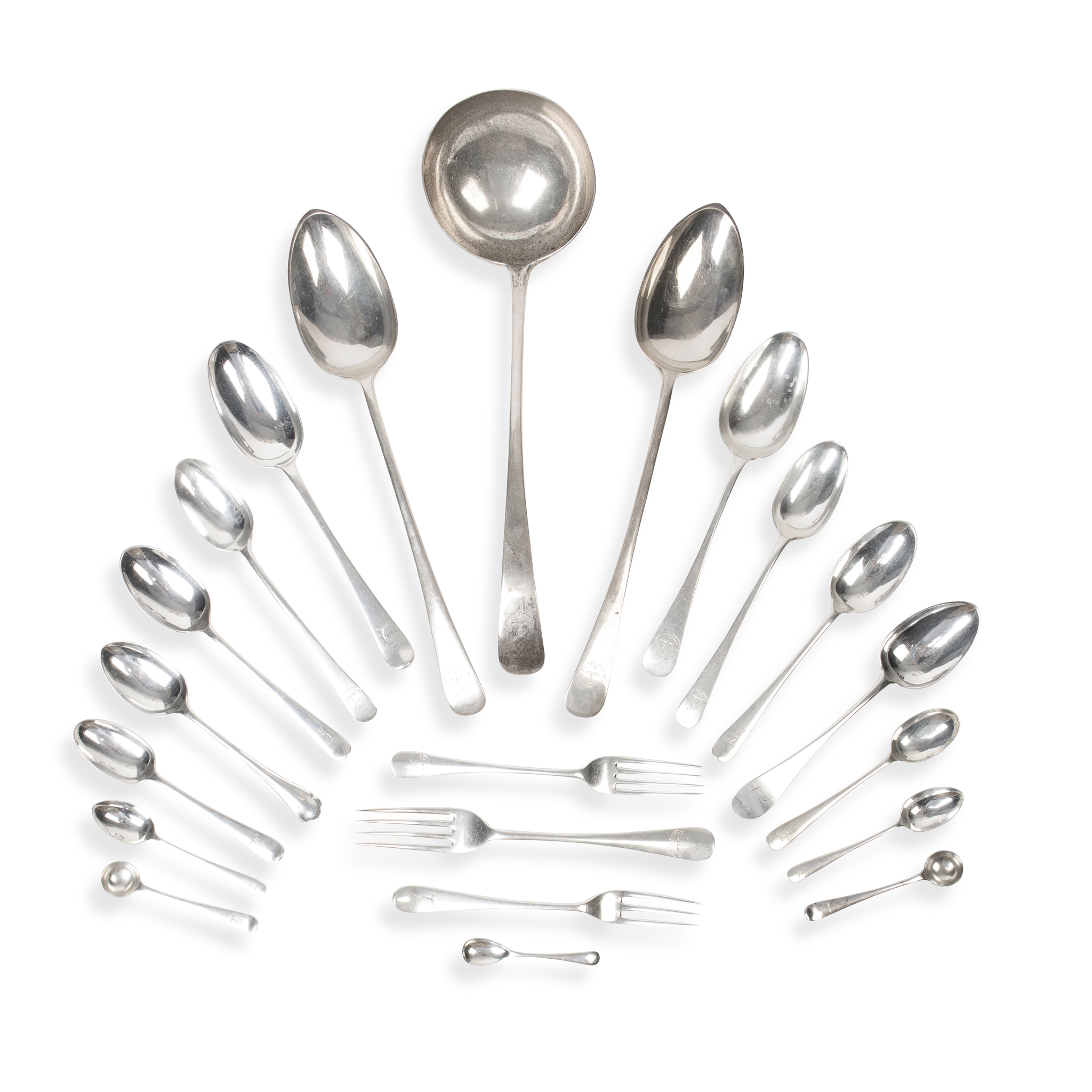 A COLLECTION OF EARLY 20TH CENTURY HANOVERIAN PATTERN FLATWARE