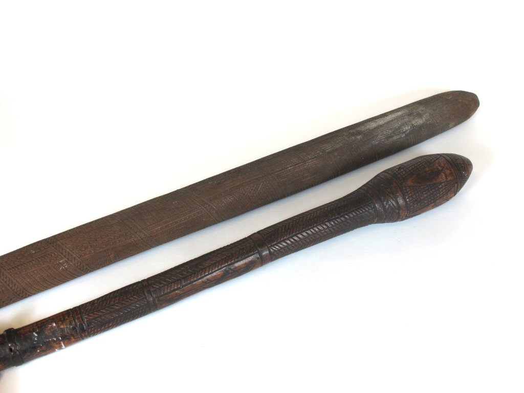 POLYNESIAN CARVED WOOD CLUB