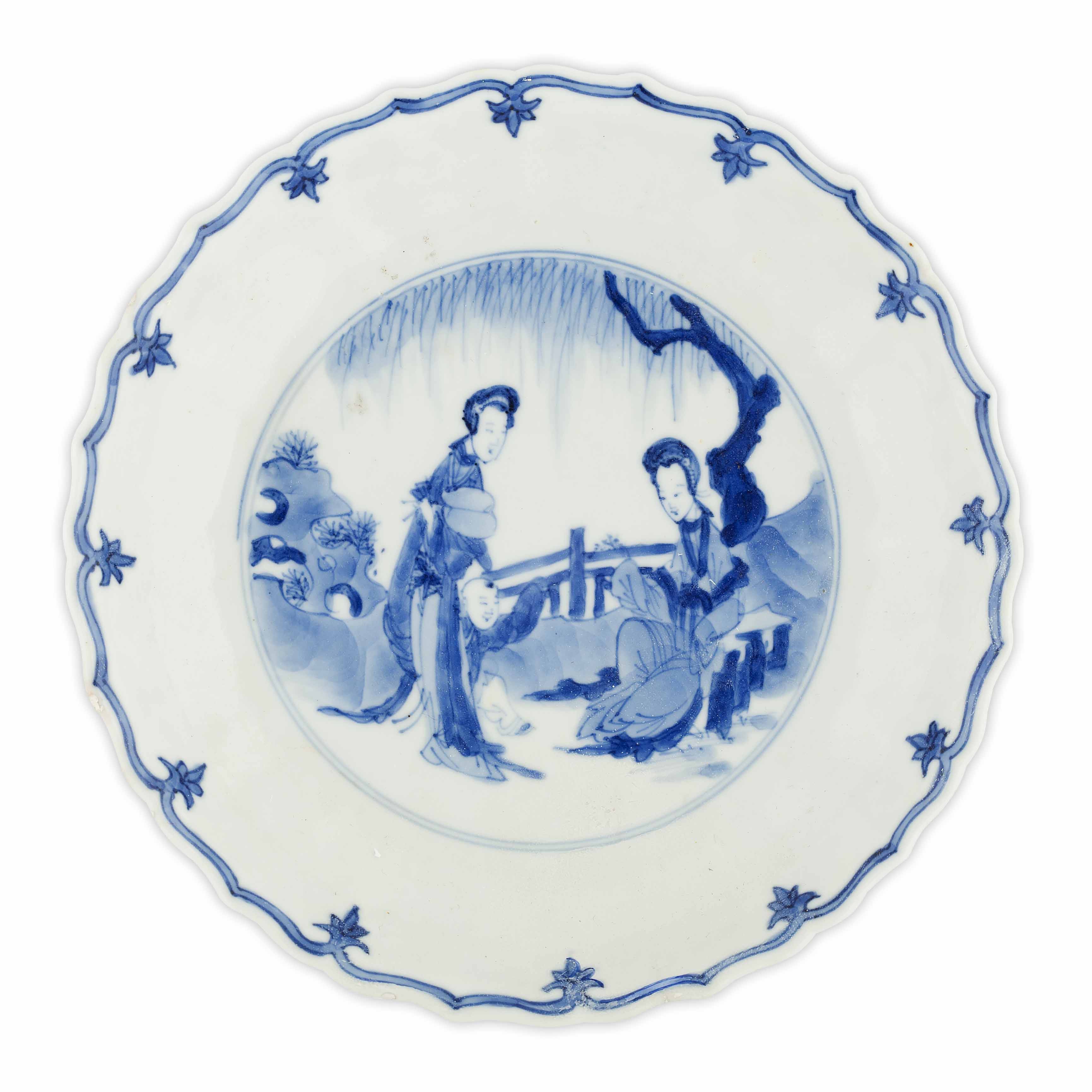 PAIR OF BLUE AND WHITE SAUCER DISHES
