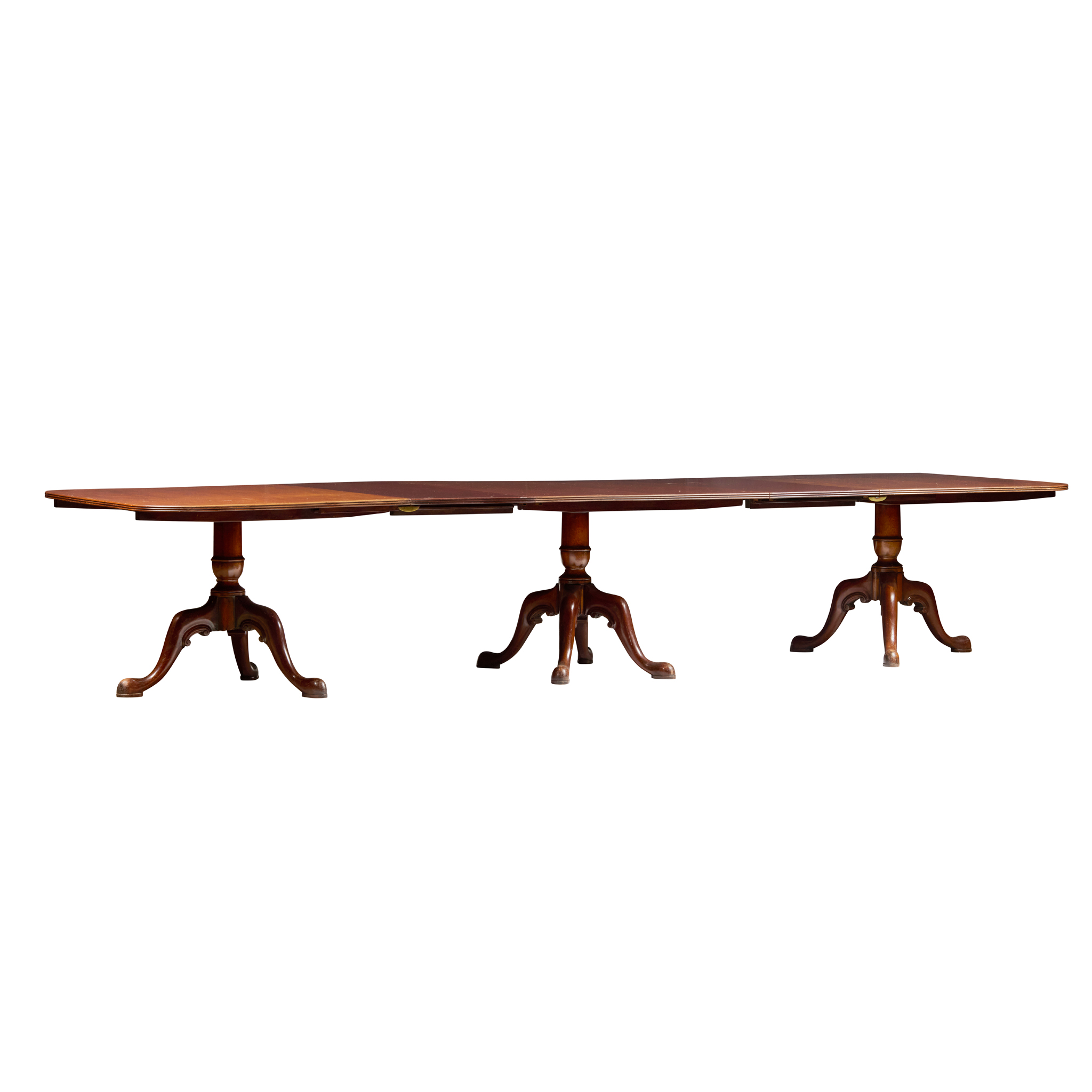 GEORGIAN STYLE MAHOGANY TRIPLE PEDESTAL DINING TABLE
