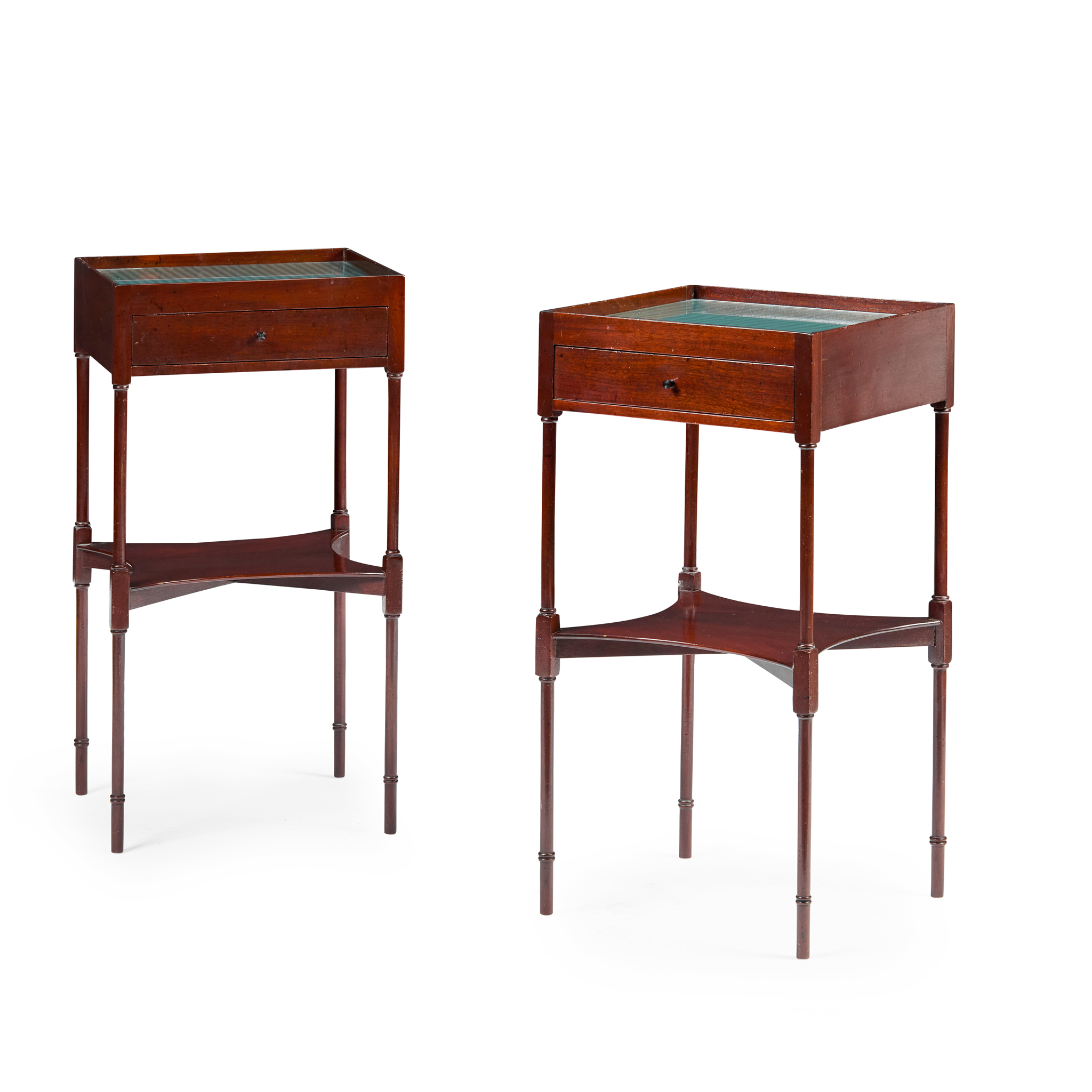 PAIR OF GEORGIAN STYLE MAHOGANY LAMP TABLES