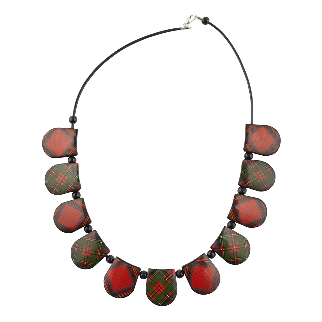 A MAUCHLINE TARTANWARE NECKLACE