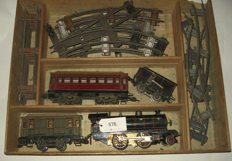 A French tinplate clockwork train set
