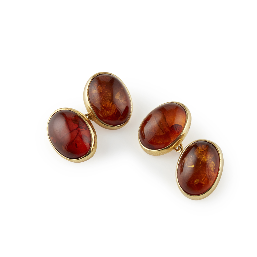PAIR OF GENTLEMAN'S 9CT GOLD AMBER SET CUFFLINKS