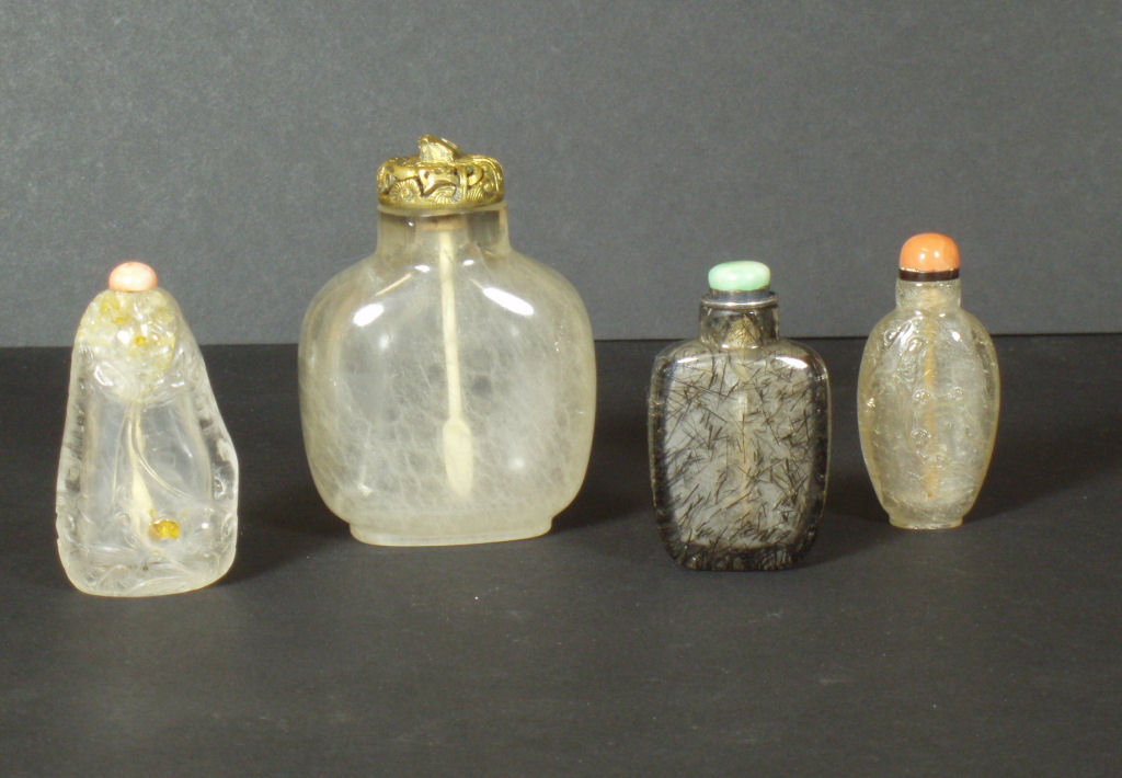 A Chinese rock crystal snuff bottle
