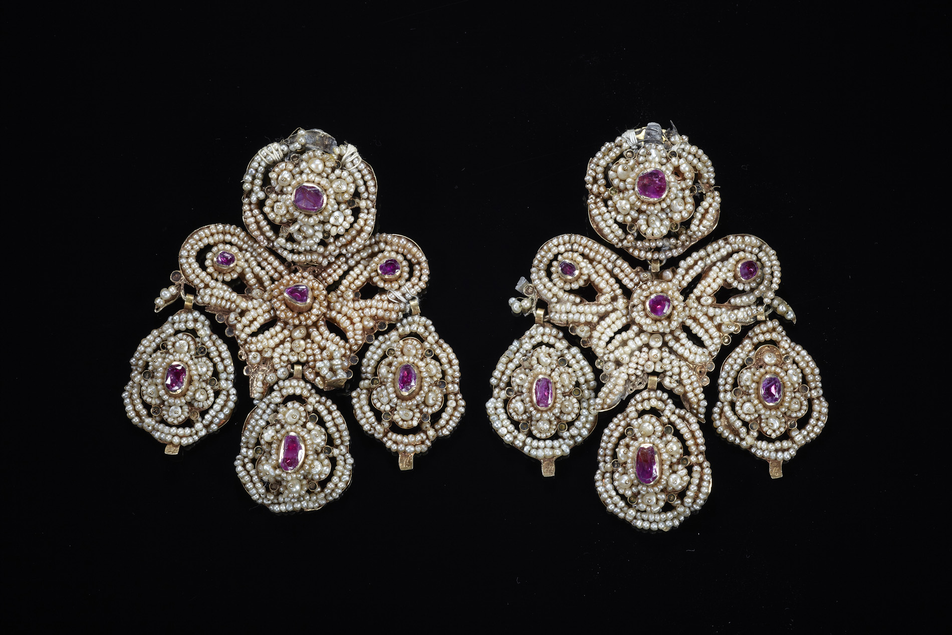 A part suite of Indian seed pearl and ruby set jewellery