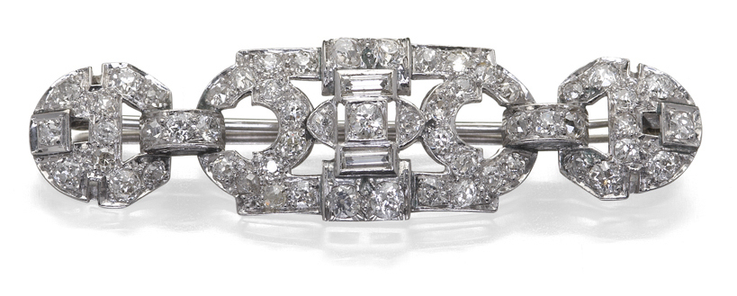 An Art Deco diamond set brooch,
