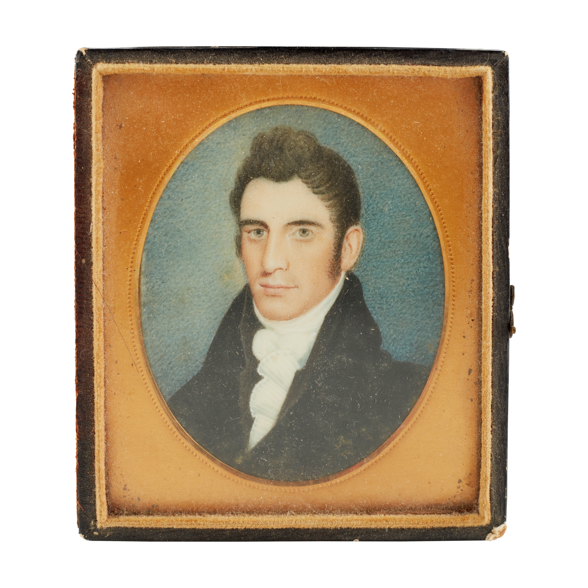 ENGLISH SCHOOL PORTRAIT MINIATURE OF A YOUNG MAN