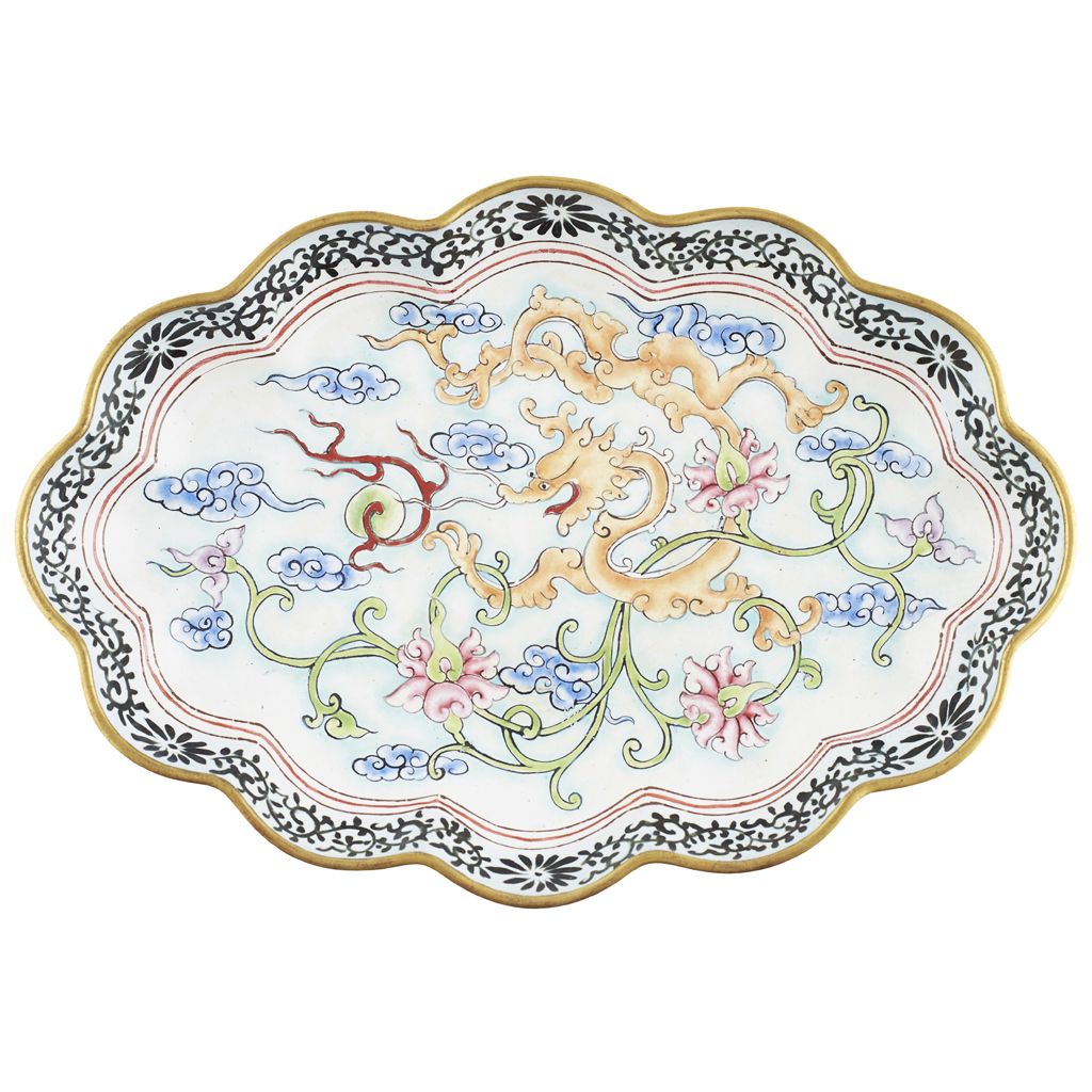 CANTON ENAMEL 'DRAGON' SNUFF DISH
