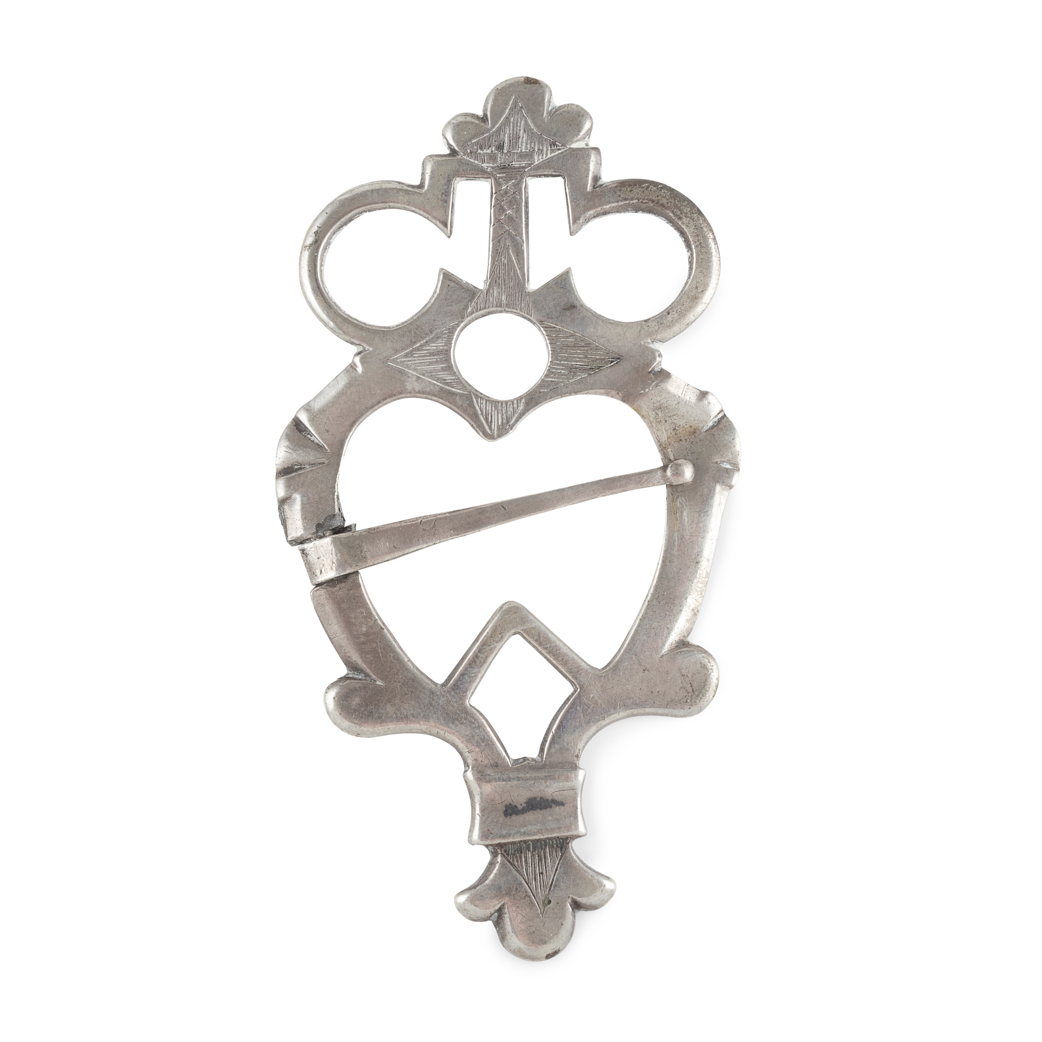 A MID TO LATE 18TH CENTURY SILVER LUCKENBOOTH BROOCH