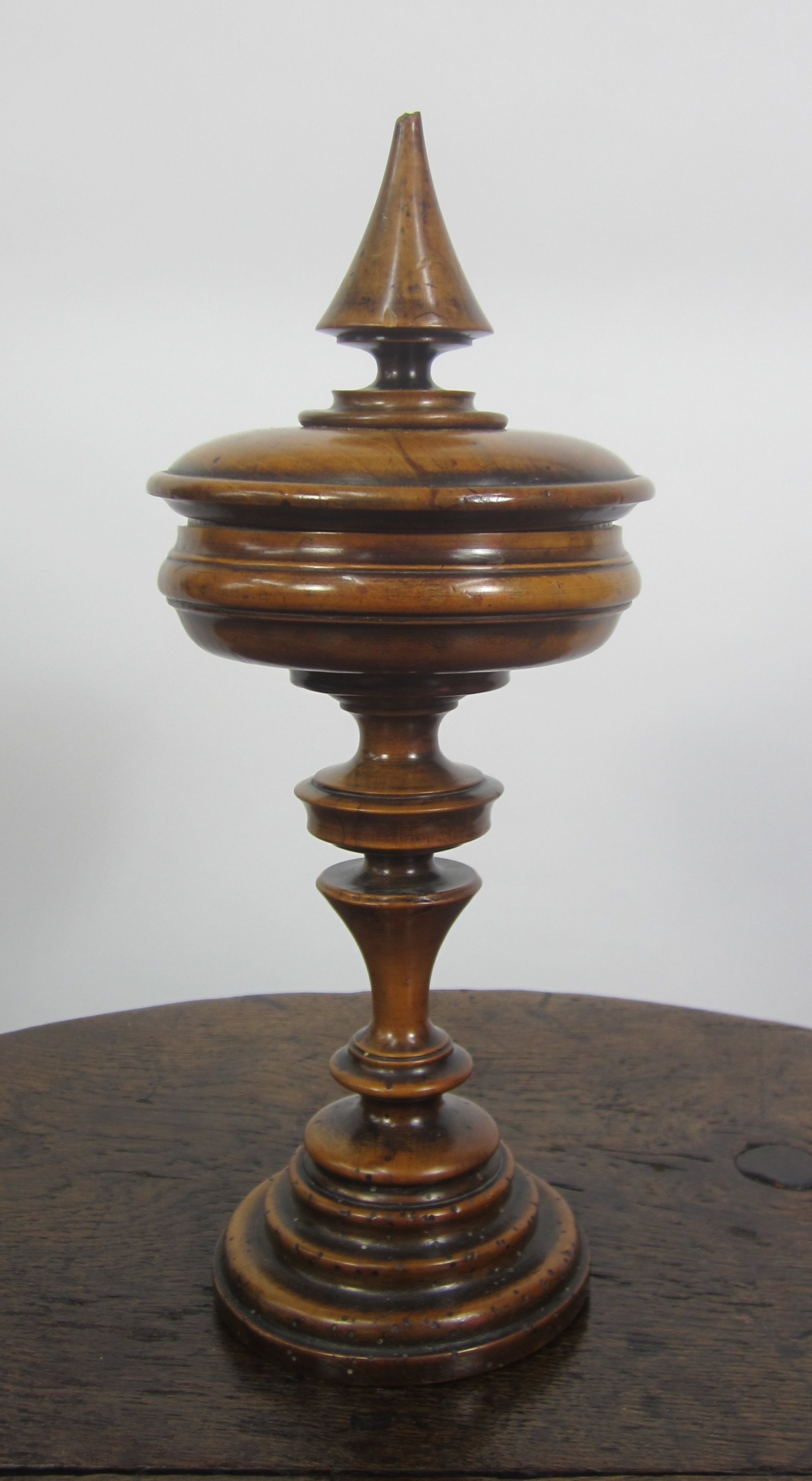 FRUITWOOD ROUNDEL HOLDER