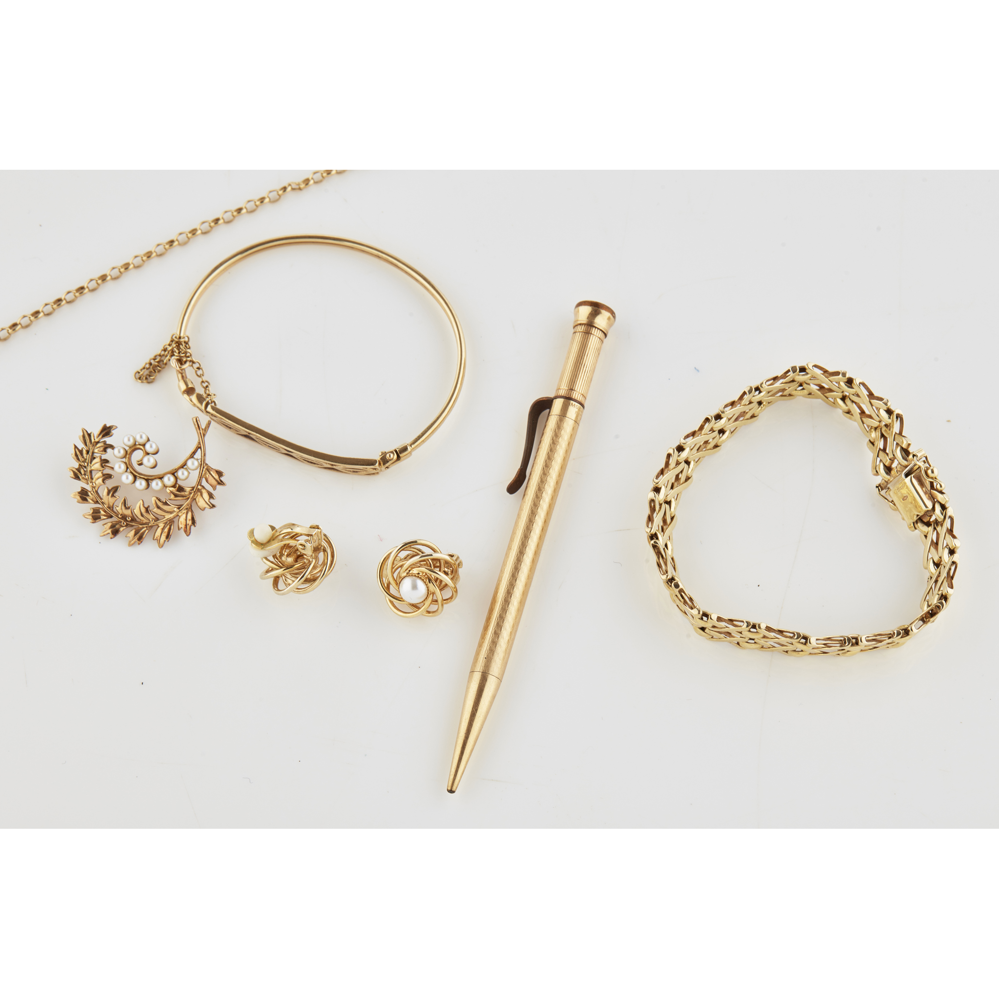 A collection of gold jewellery