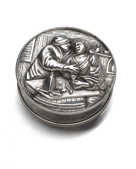 A white metal (likely to be Paktong) circular box and cover,