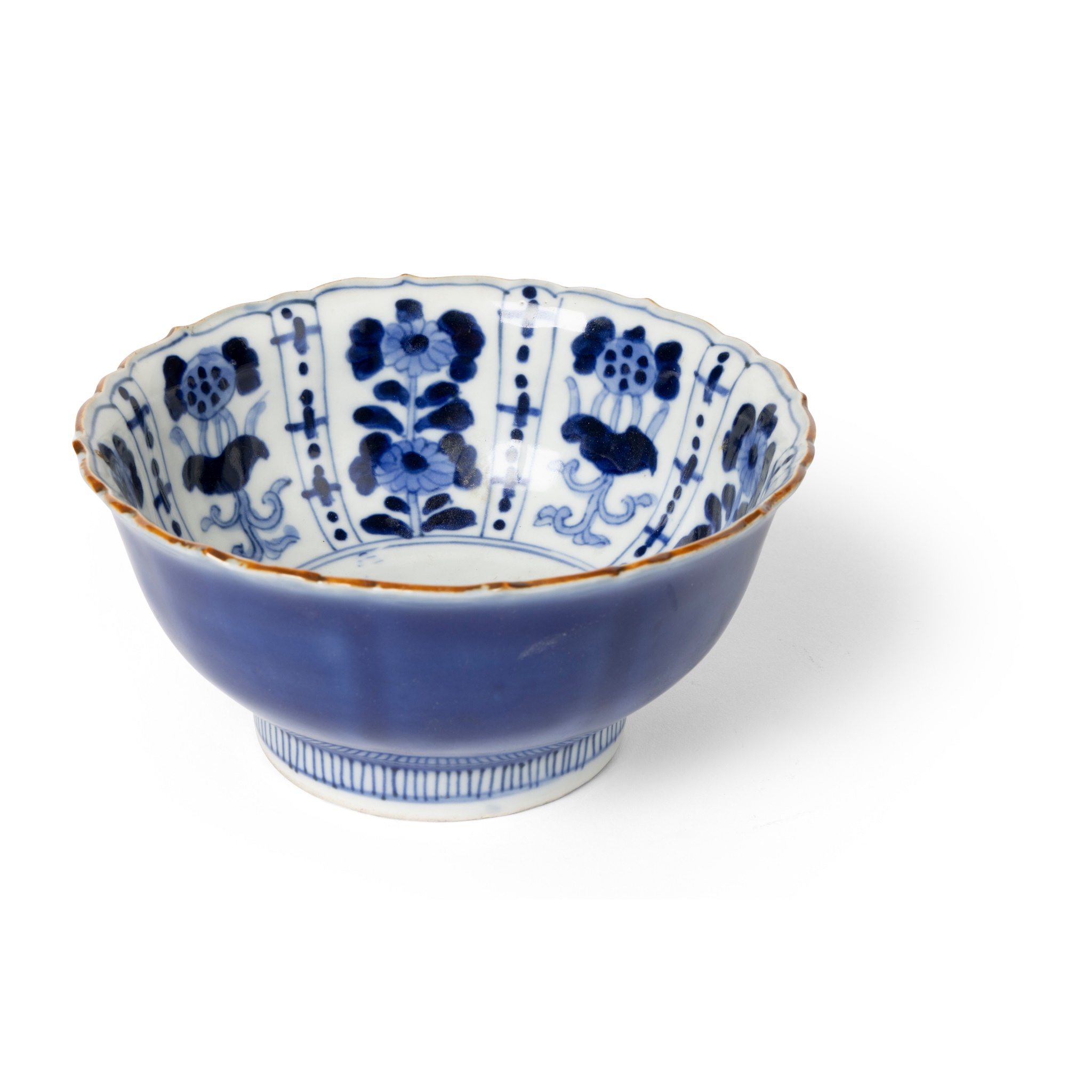 BLUE AND WHITE BARBED-RIM BOWL