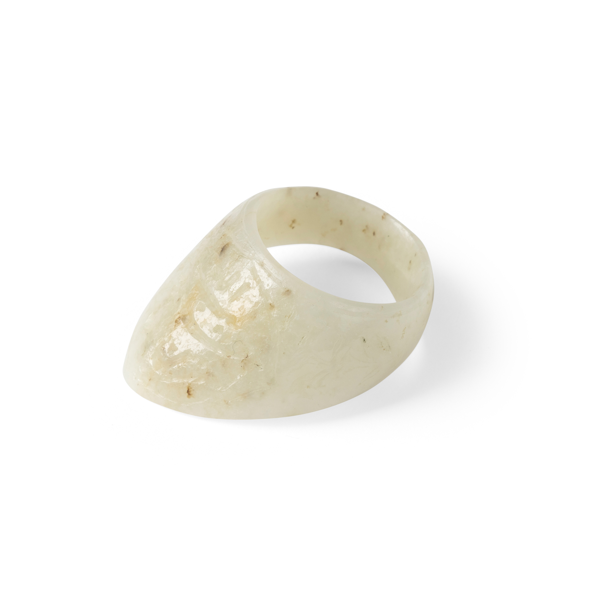 A MUGHAL JADE ARCHER’S RING