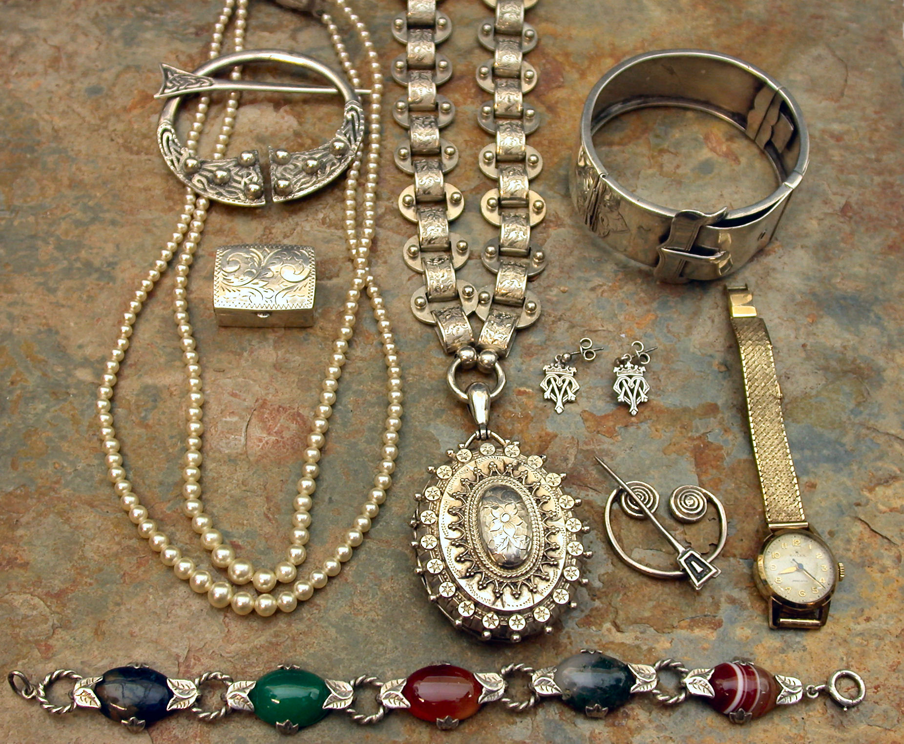 Rolex - a 1960's lady's 9ct gold wristwatch,