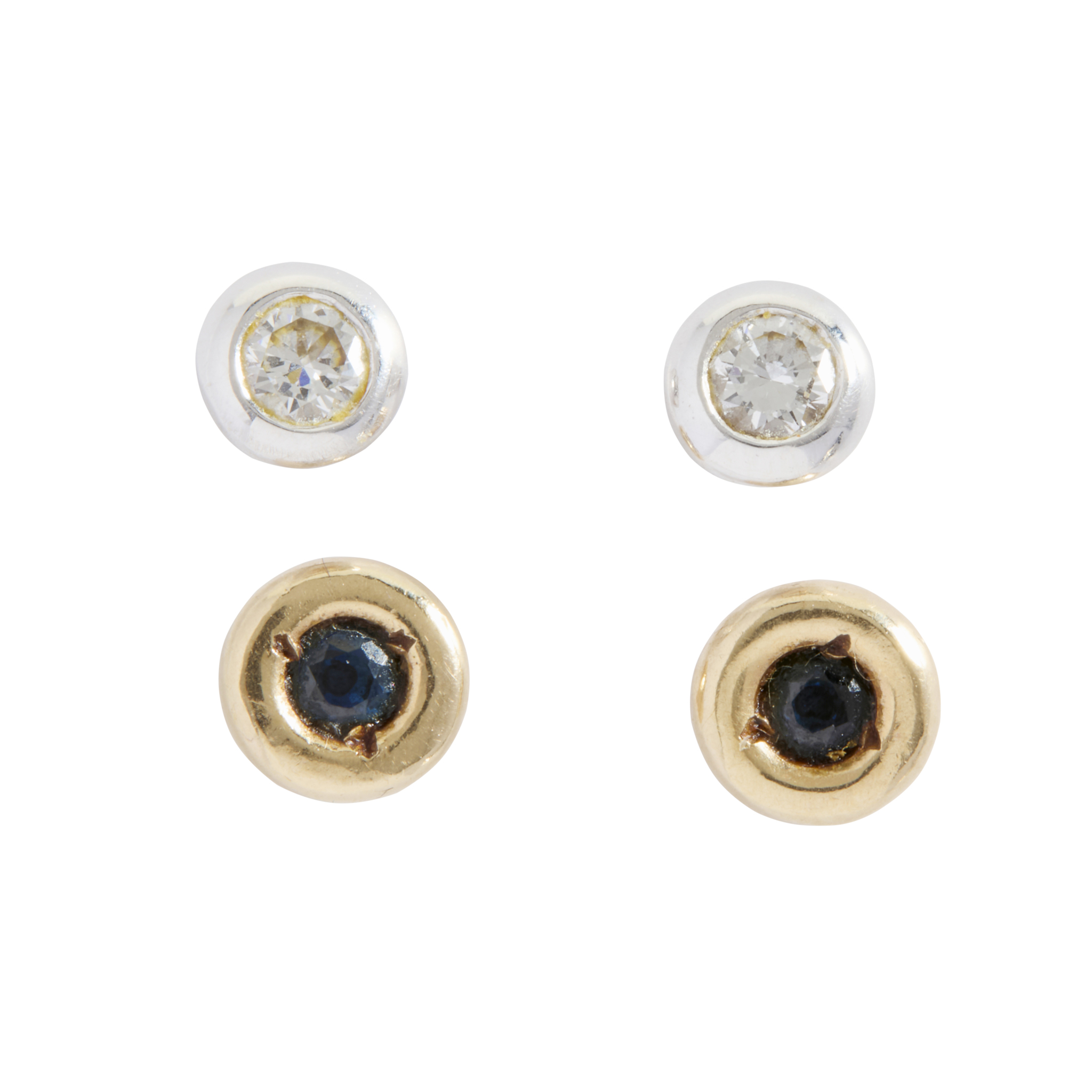 Two pairs of stud earrings