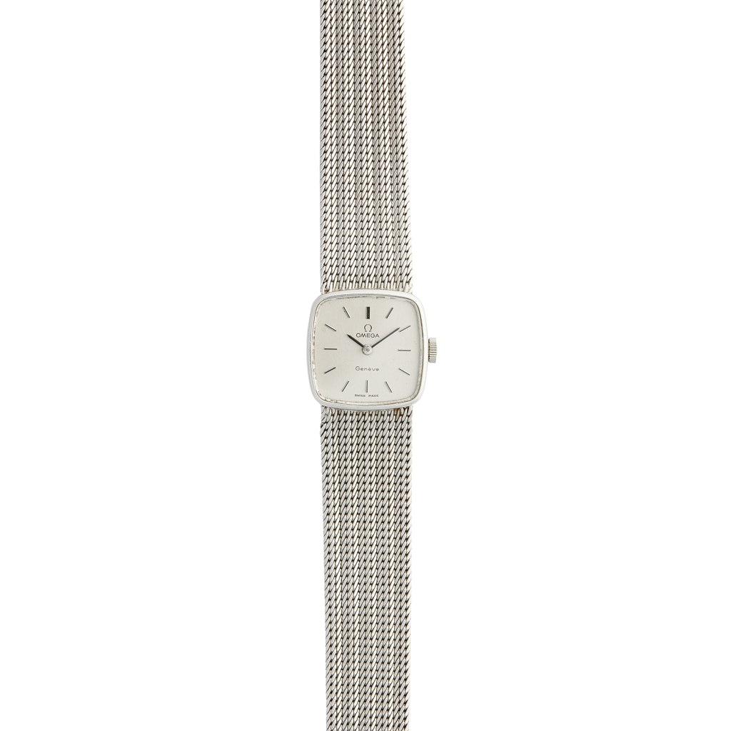 A lady's 9ct white gold wrist watch, Omega