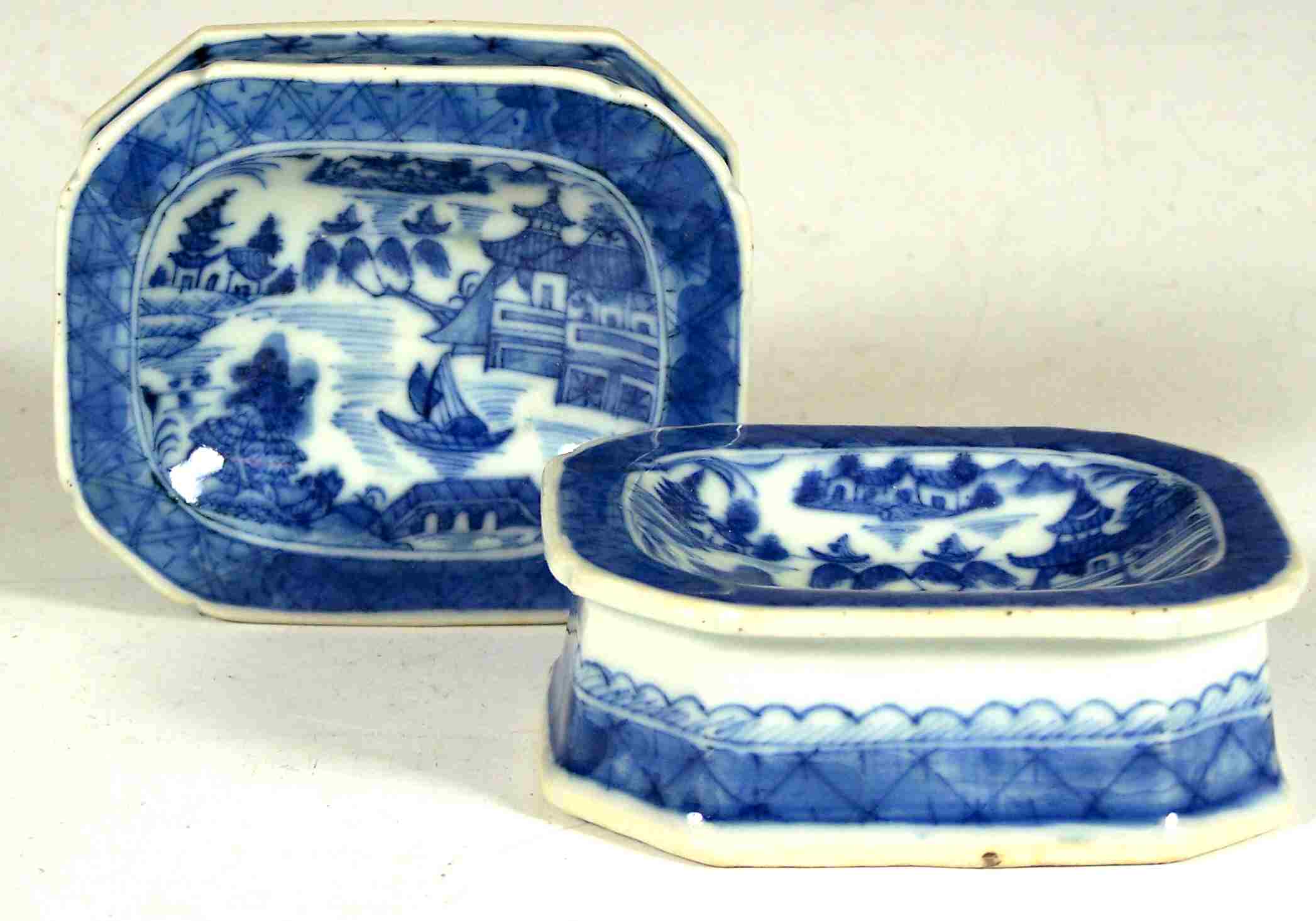 A pair of Chinese blue painted salts, early 19th century,