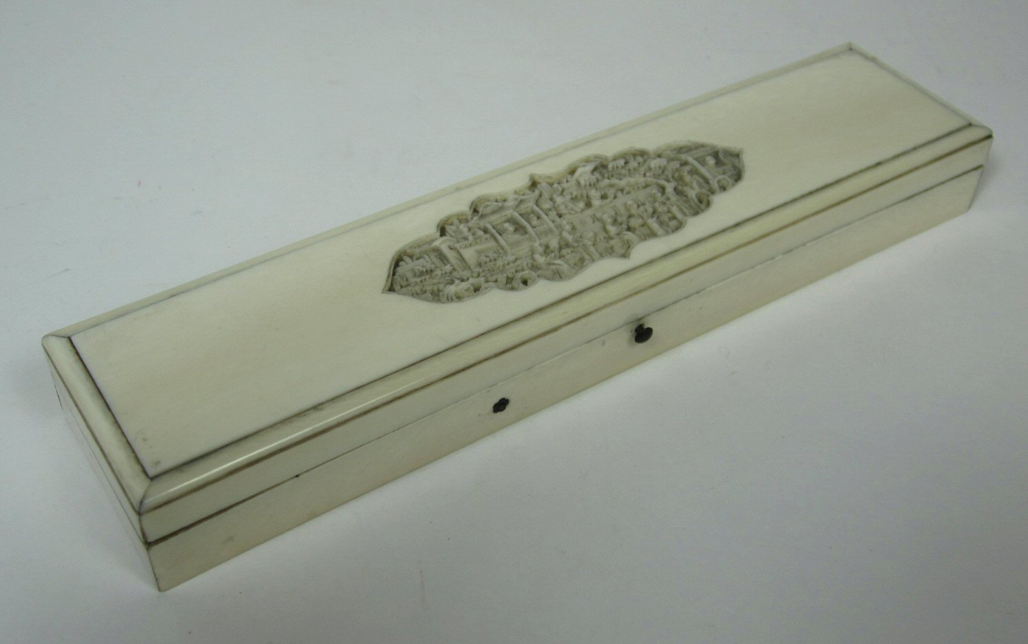 CHINESE CARVED IVORY LIDDED BOX