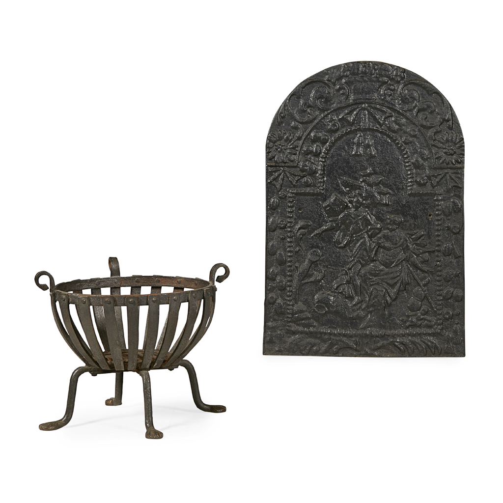 CAST IRON FIRE BACK AND DOG GRATE