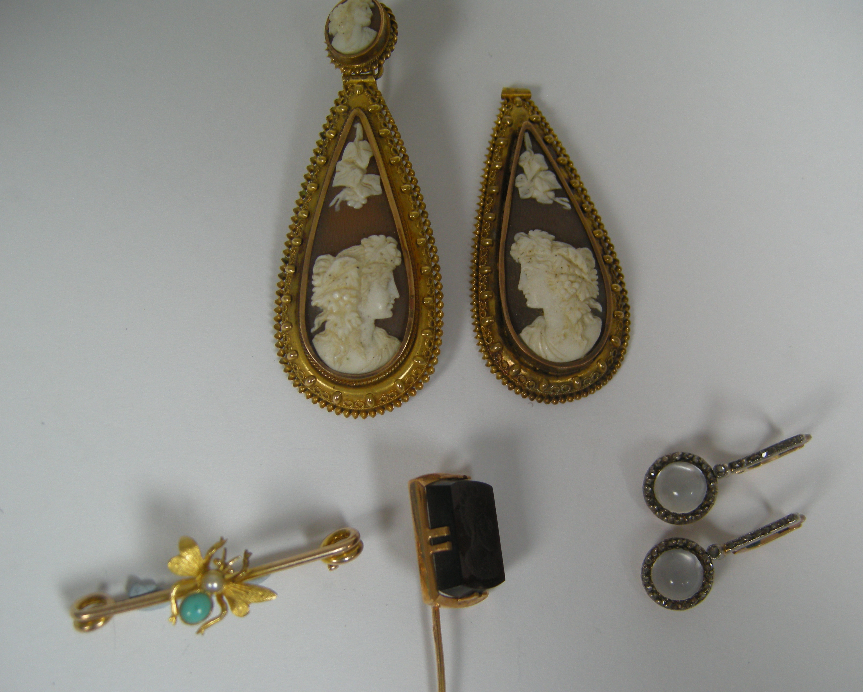 Miscellaneous jewellery to include;