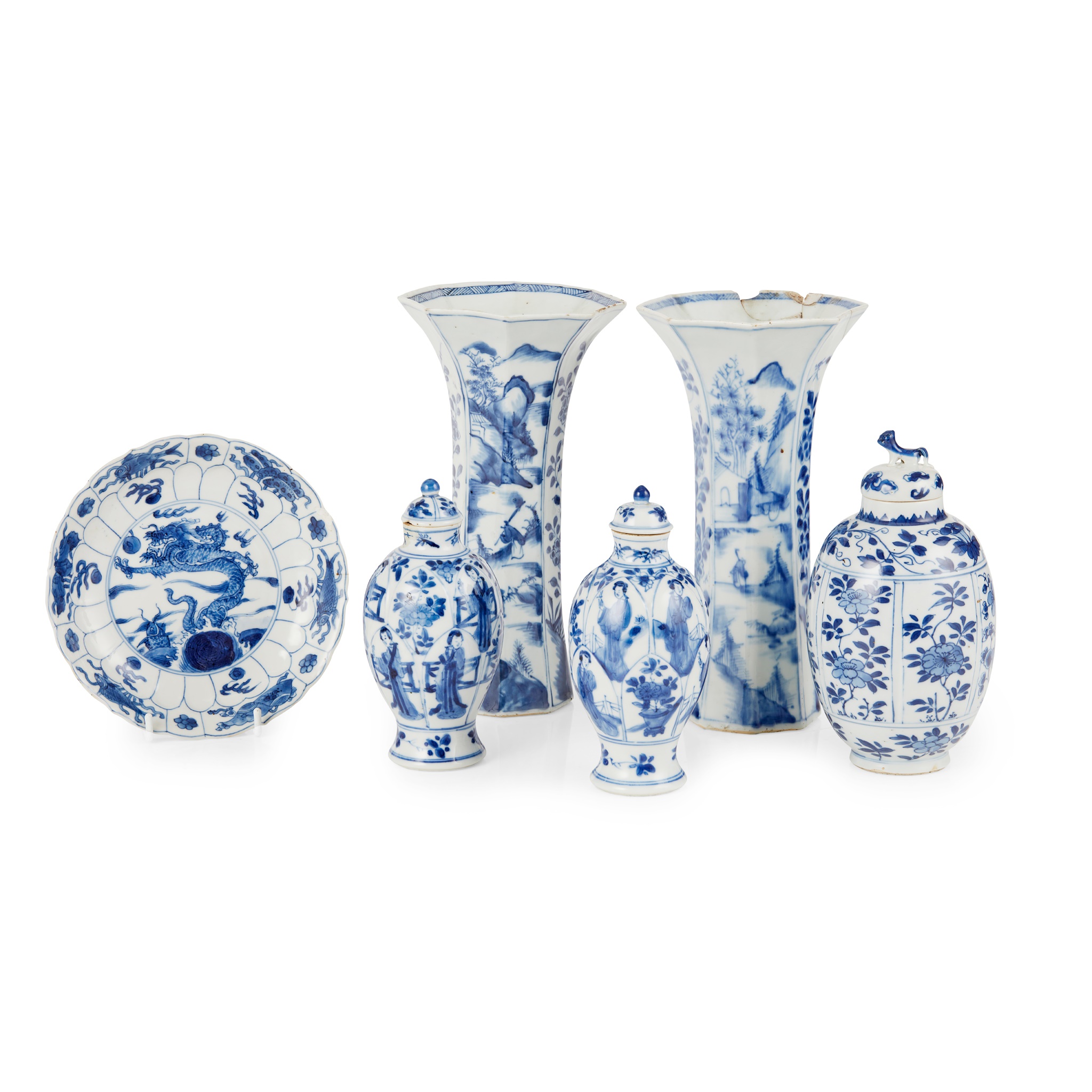 (A PRIVATE ENGLISH COLLECTION, LOT 117-125) GROUP OF SIX BLUE AND WHITE WARES