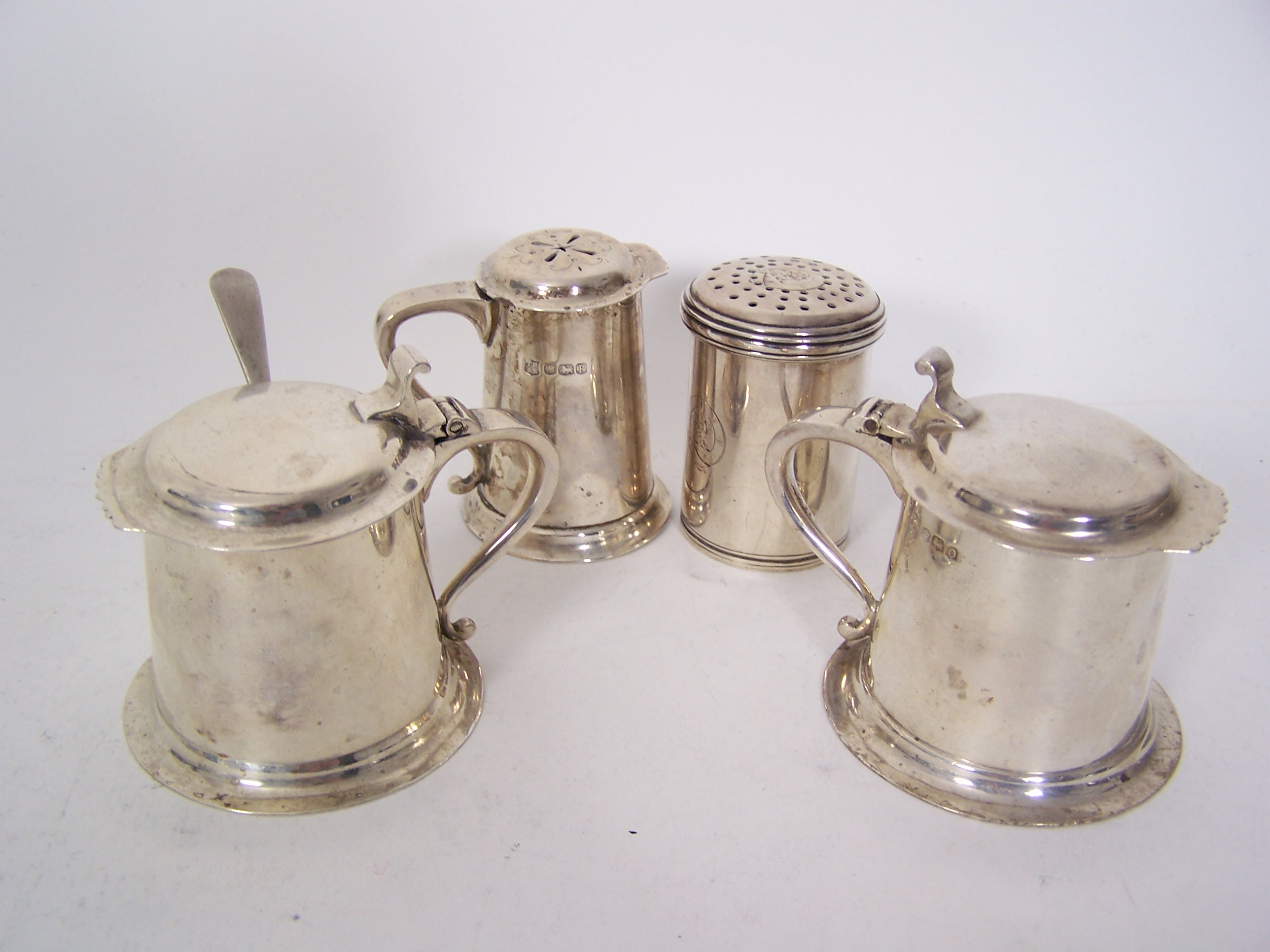 A George III pepper pot
