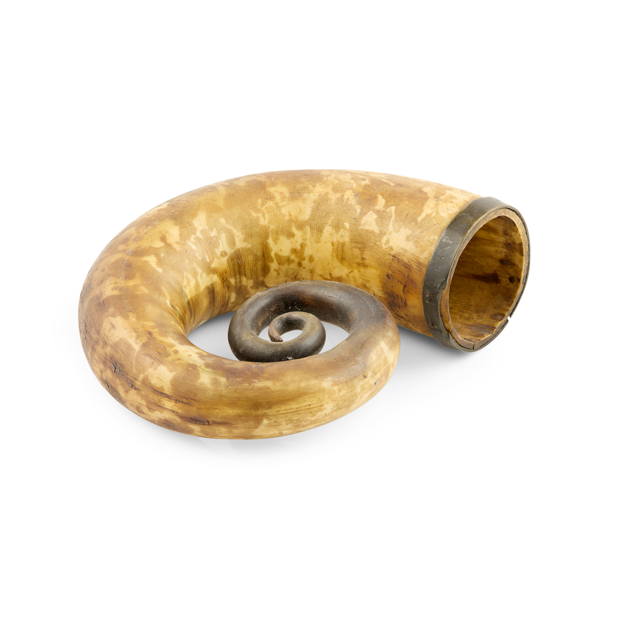 A SCOTTISH CURLY HORN SNUFF MULL