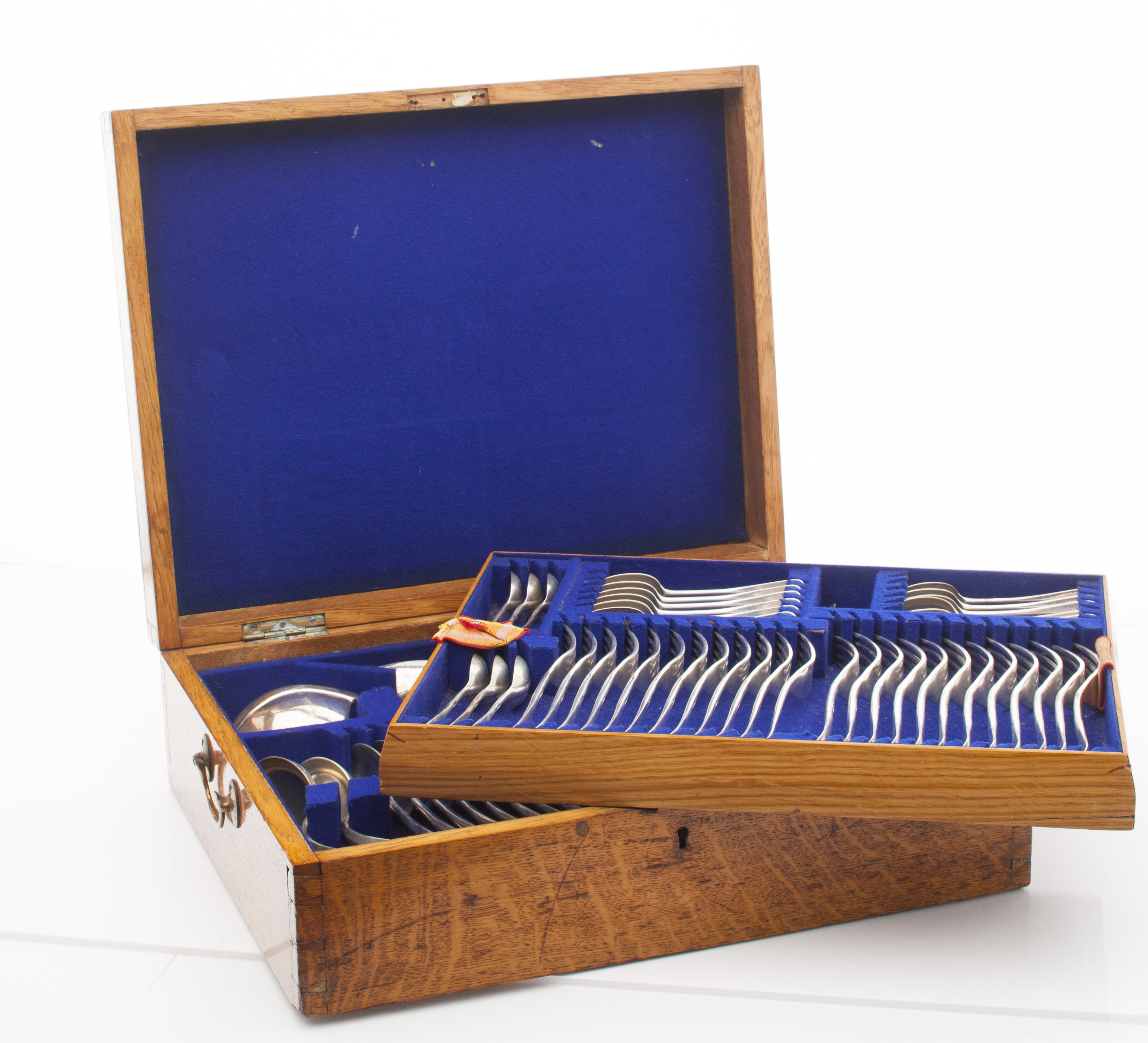 A George V cased canteen