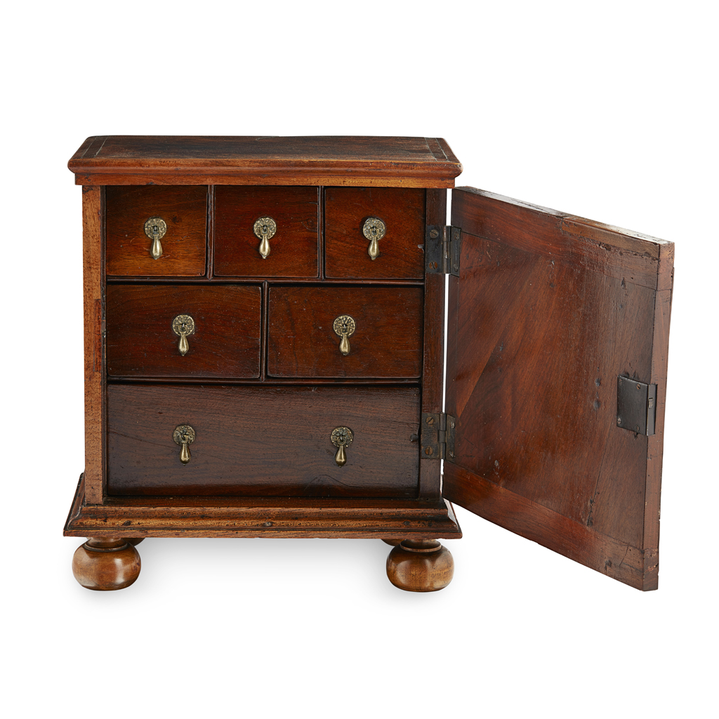 QUEEN ANNE WALNUT TABLE CABINET