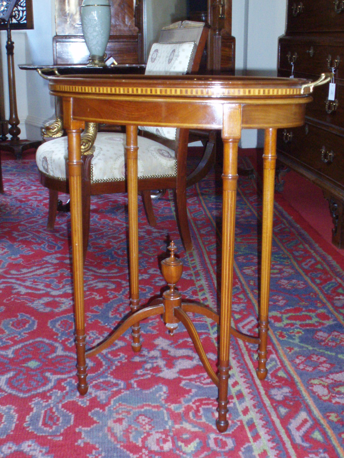 EDWARDIAN MAHOGANY OVAL OCCASIONAL TABLE