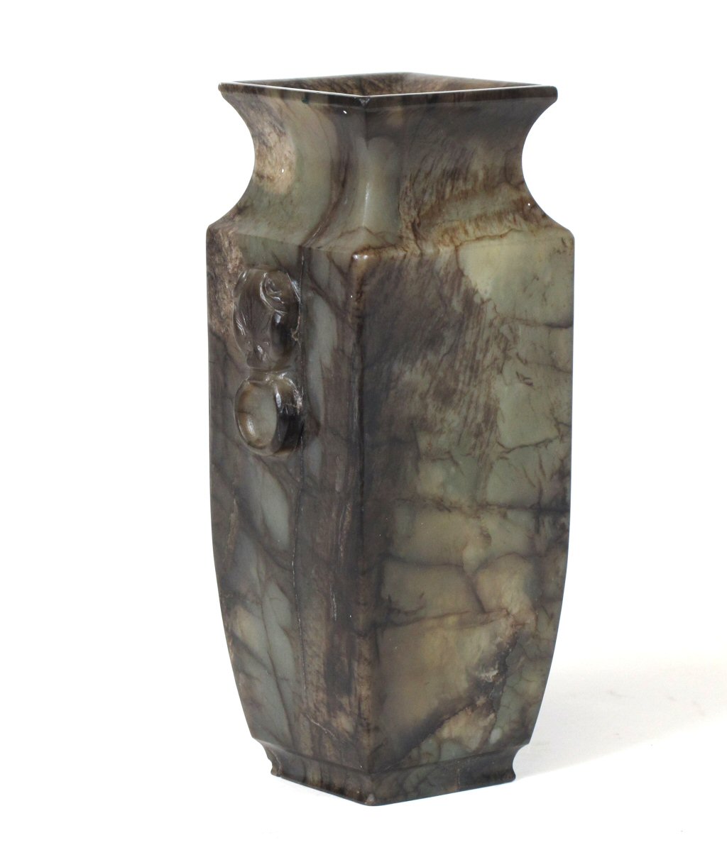 CHINESE GREEN JADE VASE