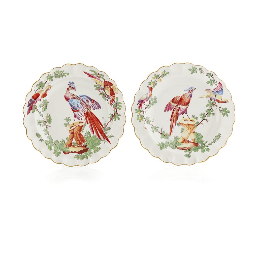 TWO WORCESTER PORCELAIN PLATES, ATTRIBUTED TO THE ATELIER OF JAMES GILES